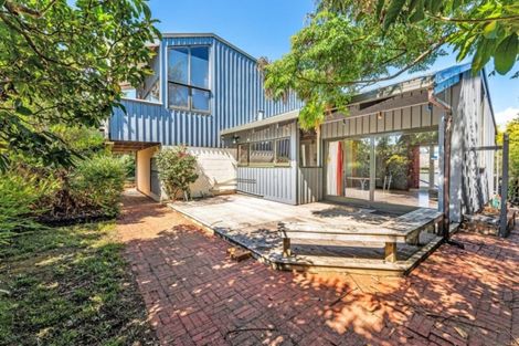 Photo of property in 16 Broman Place, Half Moon Bay, Auckland, 2012