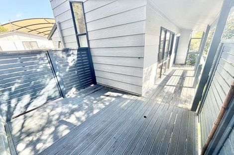 Photo of property in 77 Meadowvale Rise, Titirangi, Auckland, 0604