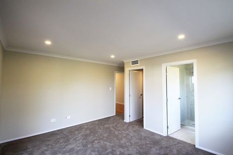 Photo of property in 14 Vazey Way, Hobsonville, Auckland, 0618