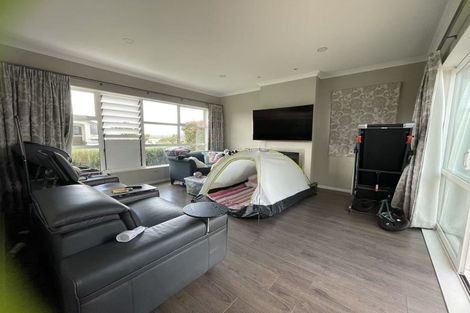Photo of property in 28 Milano Boulevard, Karaka, Papakura, 2113