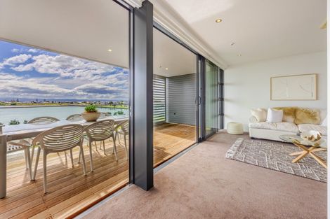 Photo of property in 407/7 Humber Street, Pandora, Napier, 4110