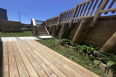 Photo of property in 1/1088 Beach Road, Torbay, Auckland, 0630