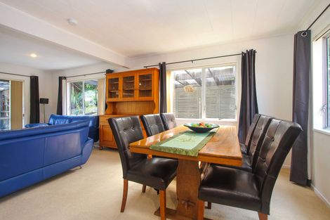 Photo of property in 2/16 Teviot Place, Totara Vale, Auckland, 0629