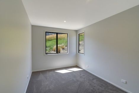 Photo of property in 16 Kinross Lane, Jacks Point, Queenstown, 9371