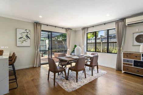 Photo of property in 17 Oak Bark Drive, Schnapper Rock, Auckland, 0632