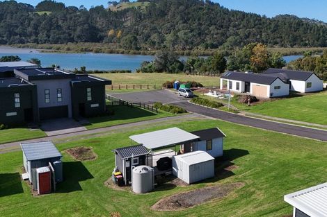 Photo of property in 1 Dawson Place, Cooks Beach, 3591