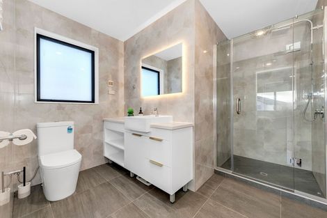 Photo of property in 9 Cloonlyon Drive, Flat Bush, Auckland, 2019