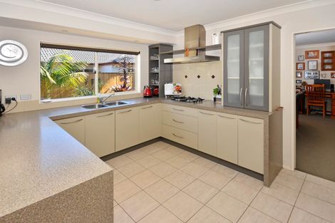 Photo of property in 38 Belfry Place, Wattle Downs, Auckland, 2103