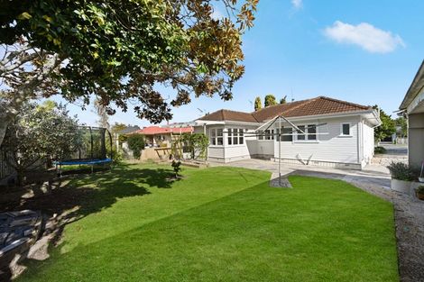 Photo of property in 10 Vectis Road, Hillcrest, Hamilton, 3216