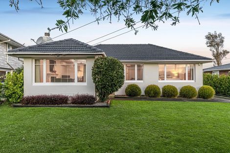 Photo of property in 83 Hutchinsons Road, Bucklands Beach, Auckland, 2014