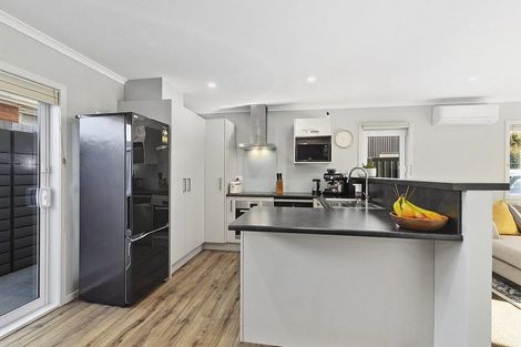 Photo of property in 2/1 Murphy Place, Titahi Bay, Porirua, 5022