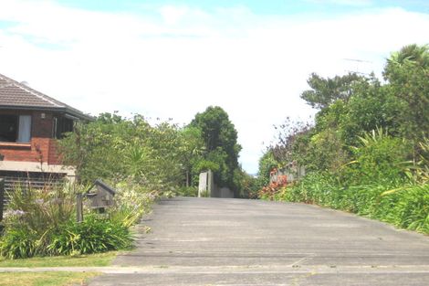 Photo of property in 2/66 Raleigh Road, Northcote, Auckland, 0627