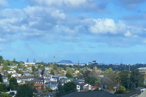 Photo of property in 14 Meadowvale Avenue, Forrest Hill, Auckland, 0620