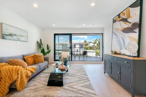 Photo of property in 2/18 Sylvan Crescent, Te Atatu South, Auckland, 0610