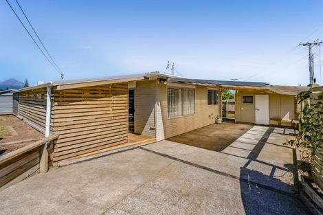 Photo of property in 28a Simons Street, Moturoa, New Plymouth, 4310