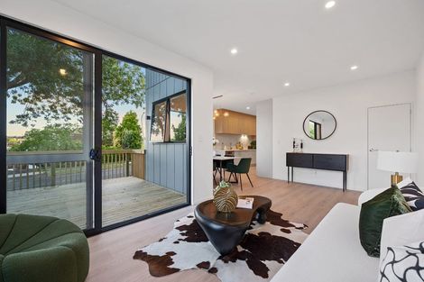 Photo of property in 29 Mirrabooka Avenue, Botany Downs, Auckland, 2010