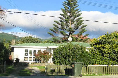 Photo of property in 16 Arawhata Road, Paraparaumu, 5032