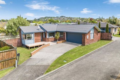Photo of property in 11 Lieshout Way, Pukekohe, 2120