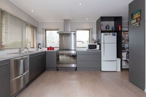 Photo of property in 26 Realm Place, Massey, Auckland, 0614