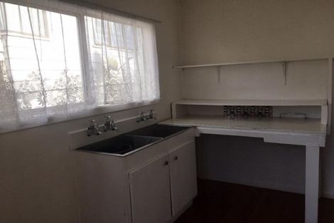 Photo of property in 1/51 Ellice Road, Totara Vale, Auckland, 0629