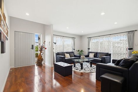 Photo of property in 21 San Prospero Crescent, Henderson, Auckland, 0612