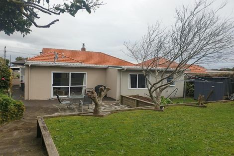 Photo of property in 105 Brooklands Road, Brooklands, New Plymouth, 4310