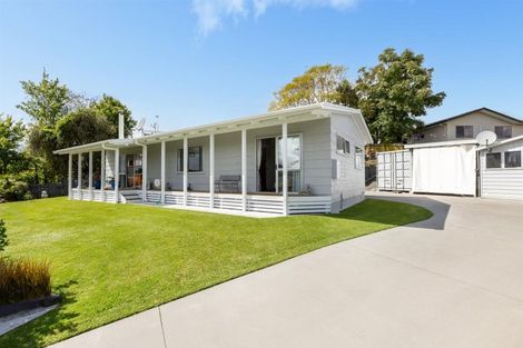 Photo of property in 6 Milsom Place, Te Puke, 3119