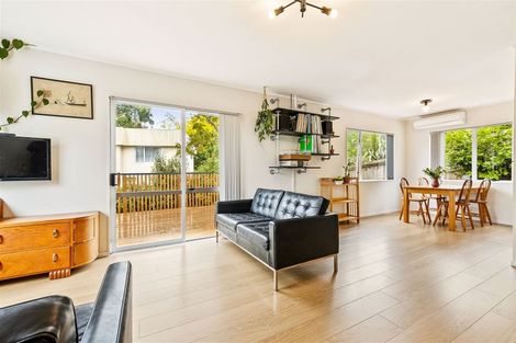 Photo of property in 12/24 Eastglen Road, Glen Eden, Auckland, 0602