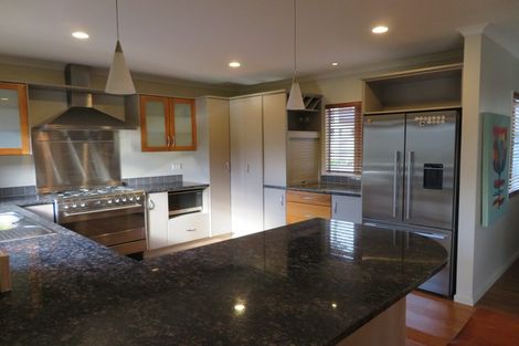 Photo of property in 15 Oakway Drive, Schnapper Rock, Auckland, 0632