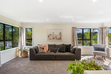 Photo of property in 9 Hale Crescent, Bayview, Auckland, 0629
