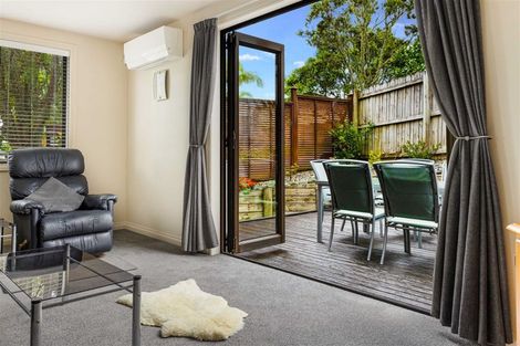 Photo of property in 4 View Ridge Drive, Ranui, Auckland, 0612