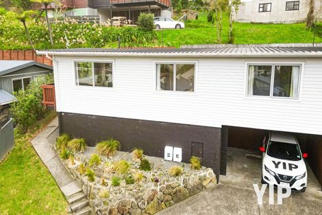 Photo of property in 137a Newlands Road, Newlands, Wellington, 6037
