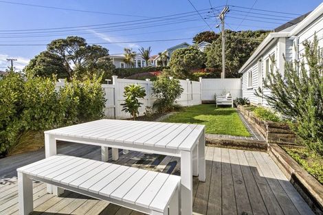 Photo of property in 10 Brighton Street, Island Bay, Wellington, 6023