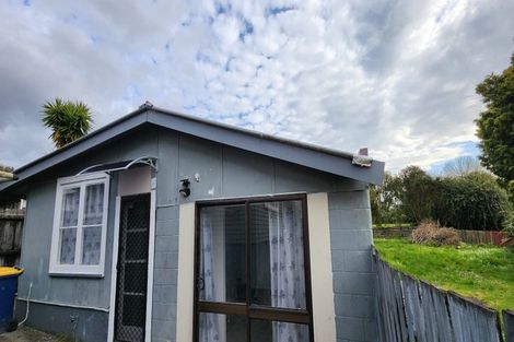 Photo of property in 16 Albert Road, Kelston, Auckland, 0602