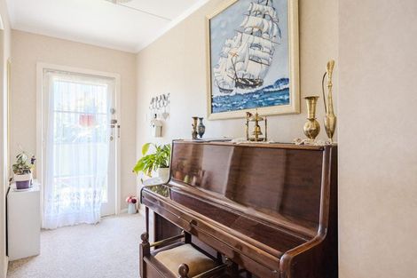 Photo of property in 27 Sandringham Street, Oamaru North, Oamaru, 9400