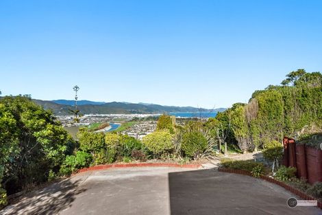 Photo of property in 65 Normandale Road, Normandale, Lower Hutt, 5010
