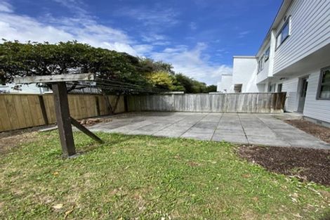 Photo of property in 21f9 Collins Avenue, Tawa, Wellington, 5028