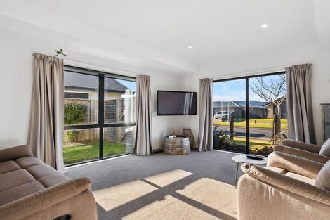 Photo of property in 27 Anderton Crescent, Mosgiel, 9024