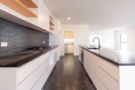 Photo of property in 44 Sardinia Grove, Fitzherbert, Palmerston North, 4410