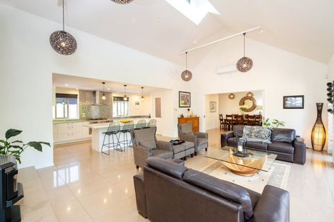 Photo of property in 38 Tauroa Valley Road, Havelock North, 4130