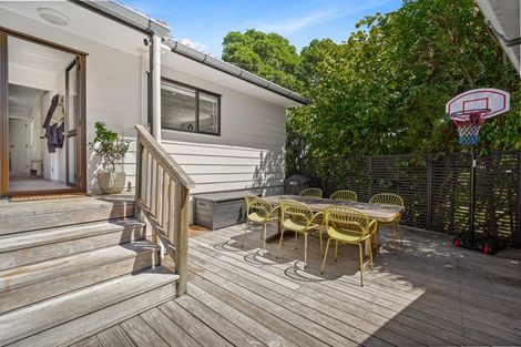 Photo of property in 22 Derwent Crescent, Titirangi, Auckland, 0604