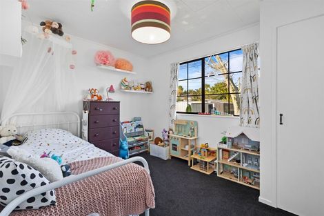 Photo of property in 5 Nicolas Avenue, Glen Eden, Auckland, 0602