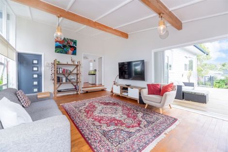 Photo of property in 61 La Rosa Street, Green Bay, Auckland, 0604