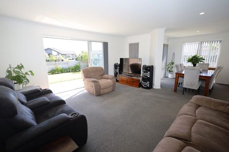 Photo of property in 2 Bill Miller Drive, Papamoa, 3118