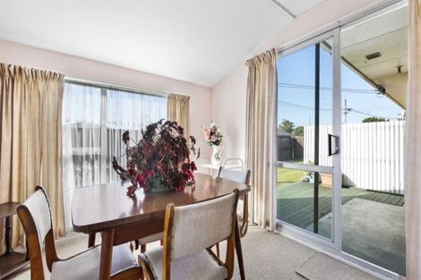 Photo of property in 392 Mairehau Road, Parklands, Christchurch, 8083