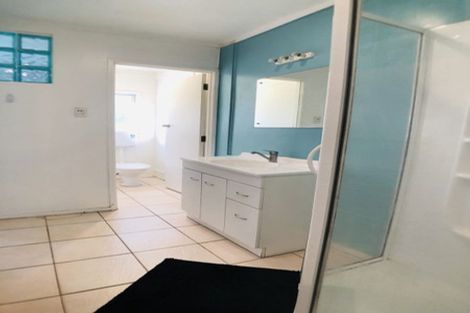 Photo of property in 787 East Coast Road, Northcross, Auckland, 0630