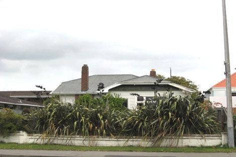 Photo of property in 142 Main North Road, Papanui, Christchurch, 8052
