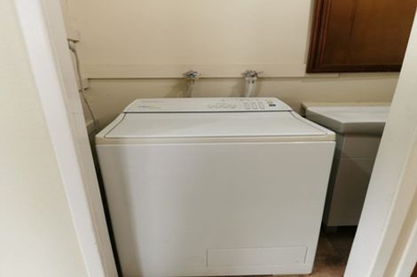 Photo of property in 88 Newlands Road, Newlands, Wellington, 6037