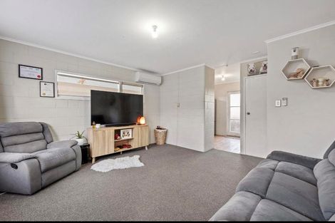 Photo of property in 1/9 Plumley Crescent, Mangere, Auckland, 2022