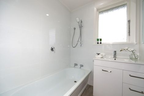 Photo of property in 30 Lipscombe Crescent, Havelock North, 4130